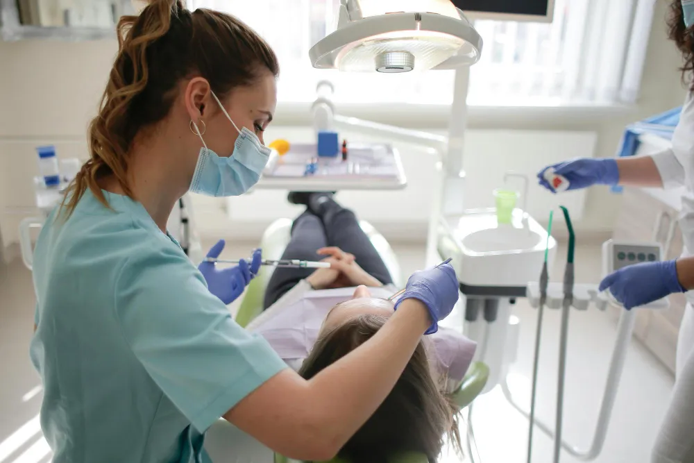 Tratamento e Cirurgia Periodontal // Tratamento de implantes dentários RJ